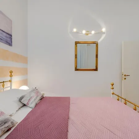 Apartment Riva Lucija Split