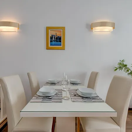 & Riva Lucija By Litto Апартаменти Спліт