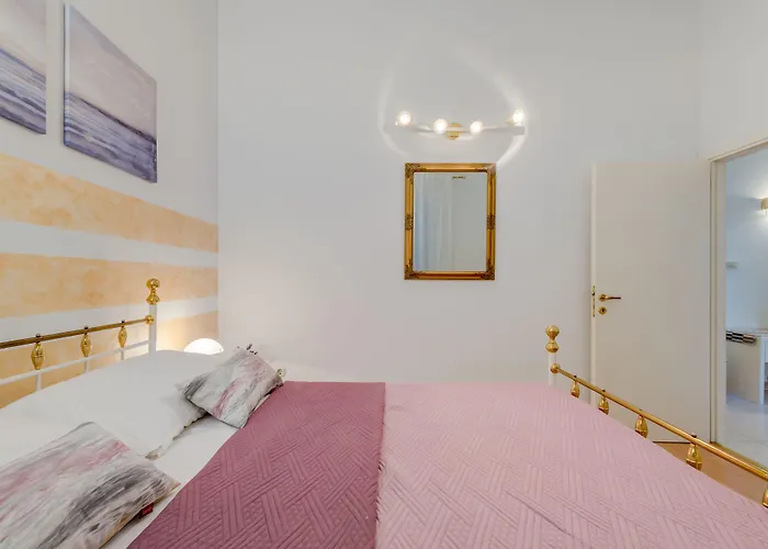 & Riva Lucija By Litto Апартаменти *