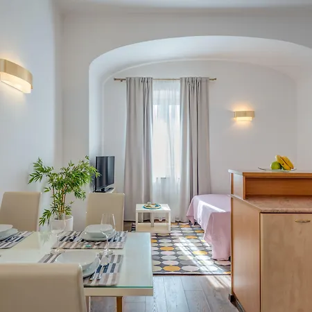 Apartment & Studio Riva Lucija By Litto Apartman Split