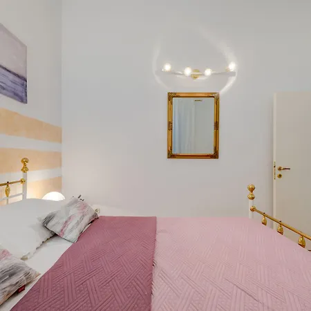 & Riva Lucija By Litto Daire *